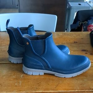 Ankle rain boots in mate blue